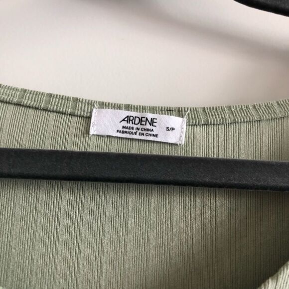 3/$25 Ardene Hook and Eye Ribbed Top - Picture 4 of 6